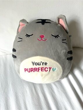 💜 SQUISHMALLOWS Tally the Grey Tabby Cat Plush, Valentine’s Squad 9”
